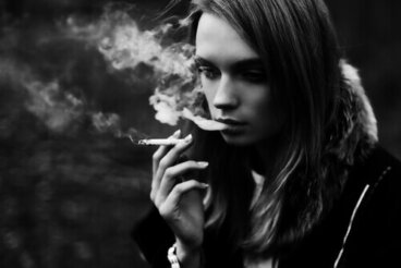 Annebbiati dal fumo delle sigarette
