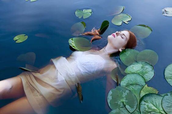 Sono caduto dal mondo e voglio tornarci