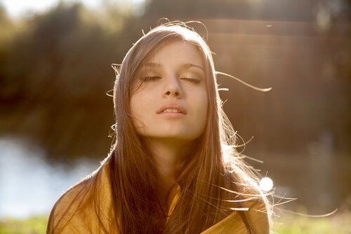 Niente rende una donna più bella che la convinzione di essere tale