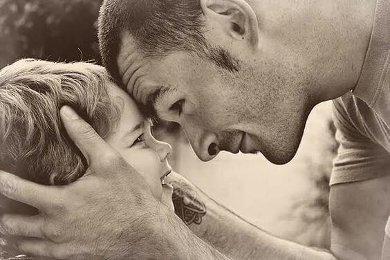 Un padre può avere molti ruoli, ma non smetterà mai di essere padre