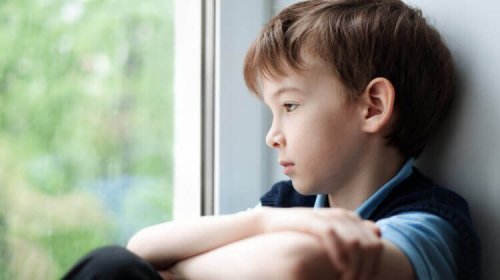 Le caratteristiche di un genitore tossico più detestate da un bambino