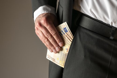 Cosa c’è dietro la grande ossessione per accumulare soldi?
