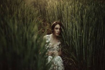 La dipendenza emotiva esiste anche al di fuori della coppia