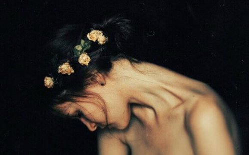 Disturbo evitante di personalità: l'isolamento sociale come rifugio