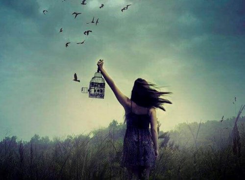 Vivere circondati da persone, ma sentirsi soli