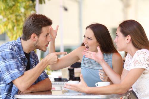 persone che parlano su sfondo bianco