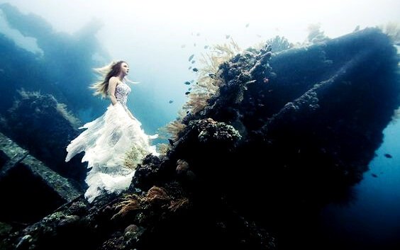 Toccare il fondo: risalire è difficile, ma possibile