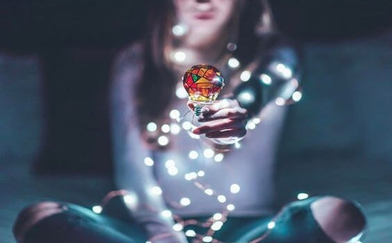 Essere felici secondo la scienza: 7 consigli