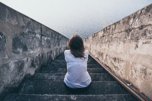 Parlare con la gente: perché sfinisce?