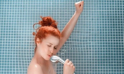 Cantare ci rende felici, lo dice la scienza