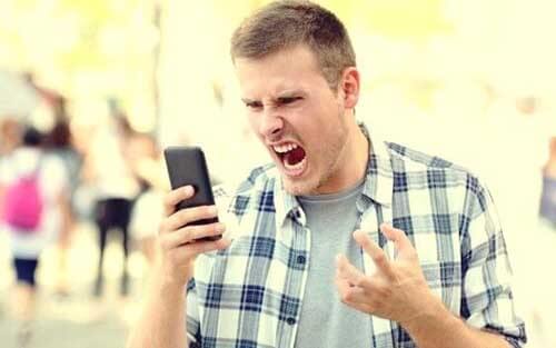 Scatti d'ira e capricci negli adulti