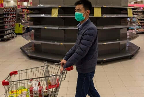Psicosi da coronavirus e assalto ai supermercati: cosa dice la psicologia?