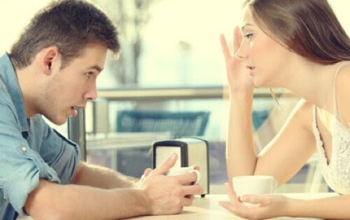 Persone che sentono, ma non ascoltano