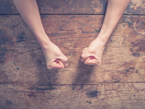 Stare sulla difensiva: perché succede?
