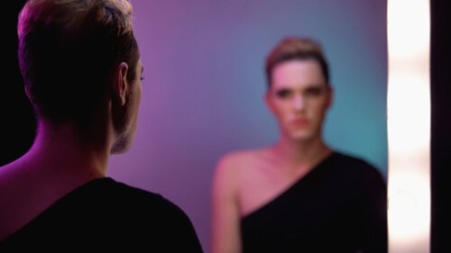 Disforia di genere e teoria queer: uno sguardo psicologico oltre