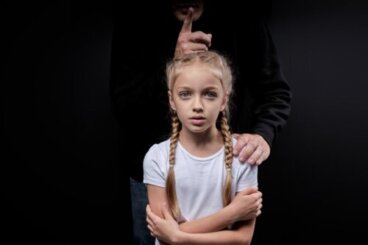 I bambini hanno difficoltà a parlare di abusi, perché?