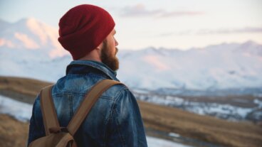 Come imparare a stare da soli e trovare appagamento nel processo